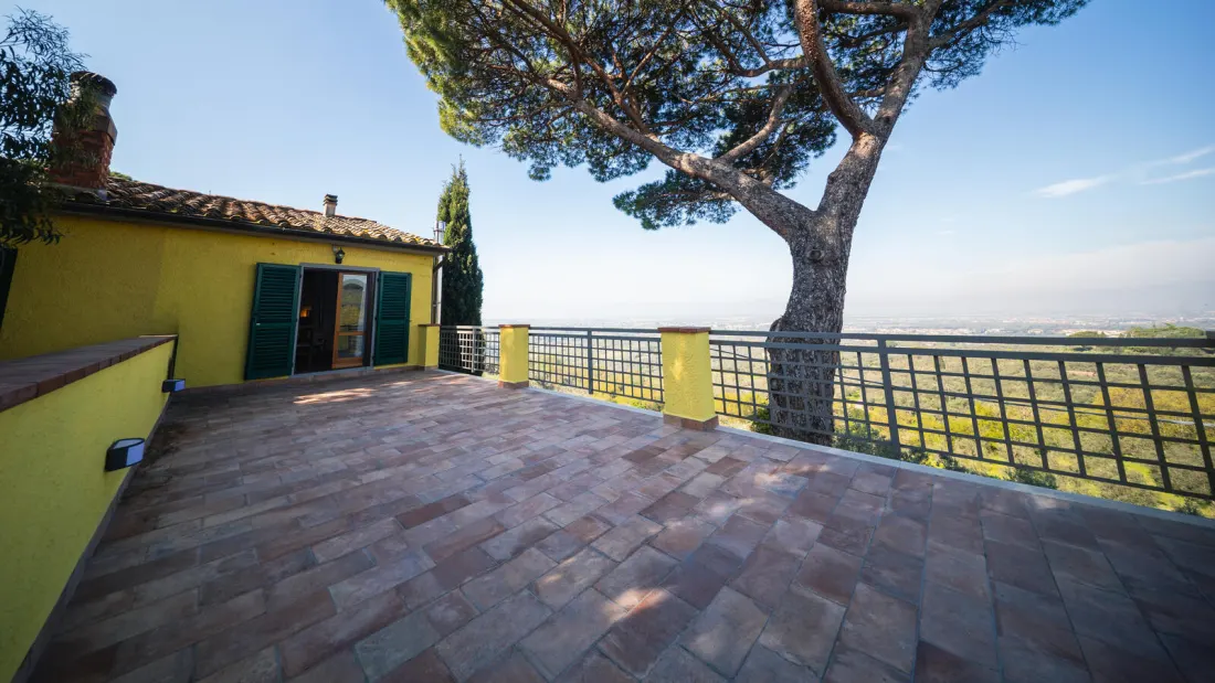 Terrazza panoramica al sole